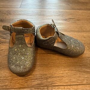 Monkey Feet Sparkly Gray T-strap Leather Lined Shoes 2-3Y